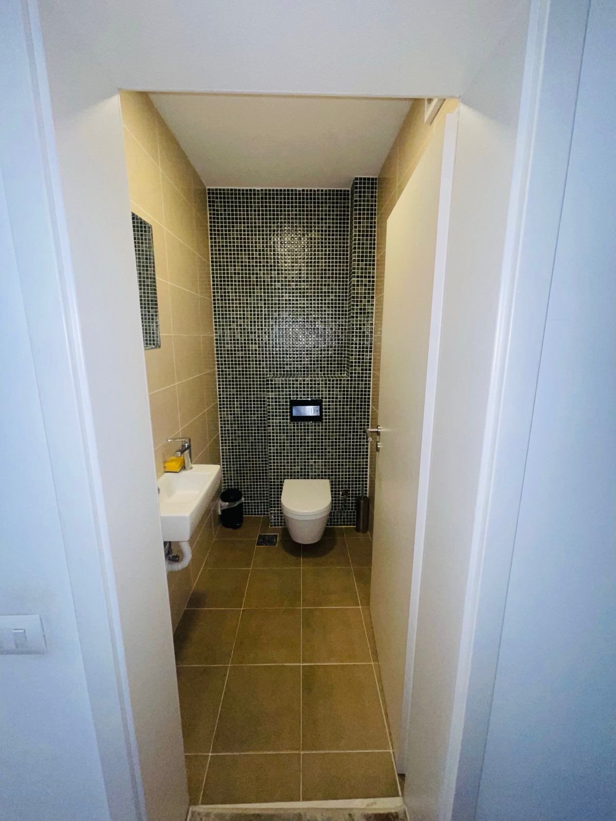 a17fc37e-655a-4fdf-95f7-14131632f9c6